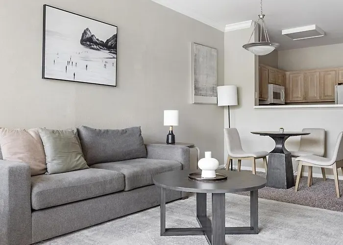 Landing Modern With Amazing Amenities Apartment Tulsa
