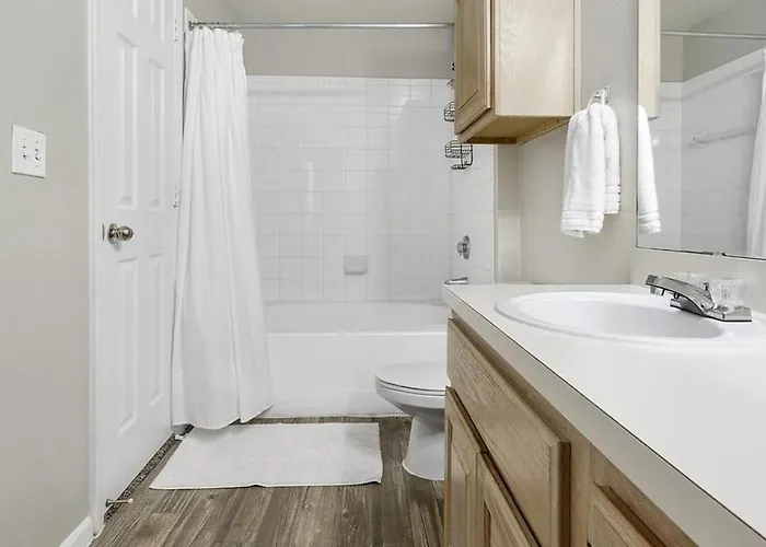 Landing Modern With Amazing Amenities Apartment Tulsa