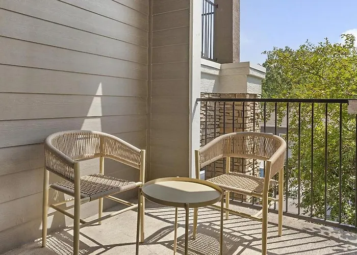 Landing Modern With Amazing Amenities Tulsa